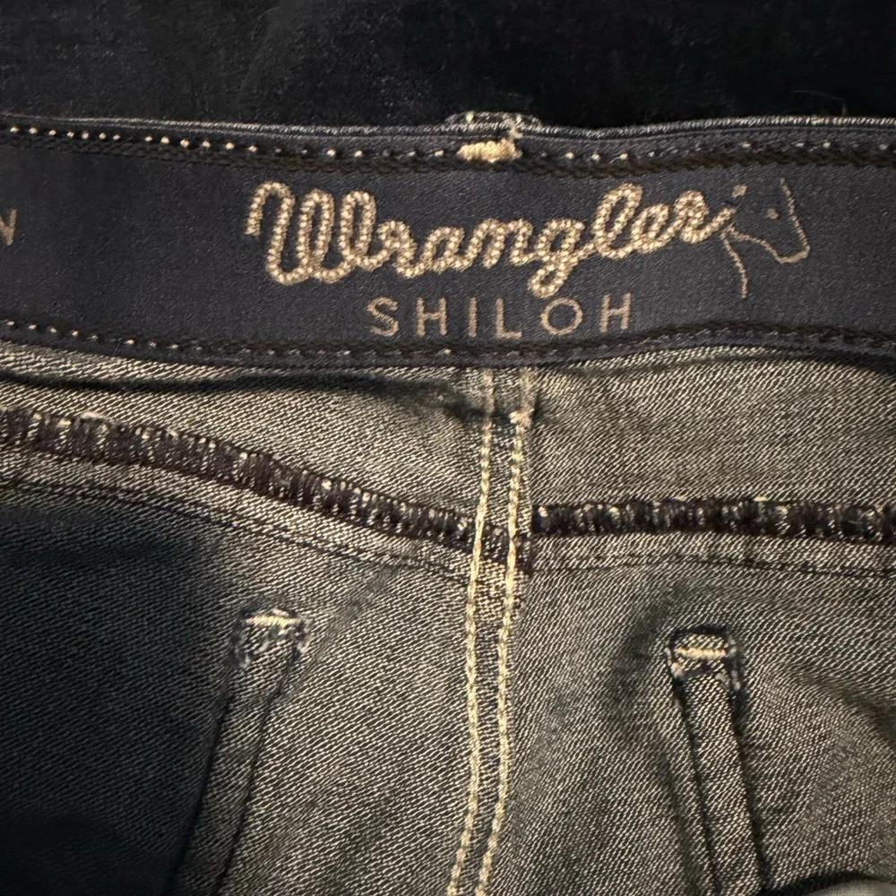 Wrangler Shiloh Riding jeans size 7 stretch denim‎ embroidered western rodeo
